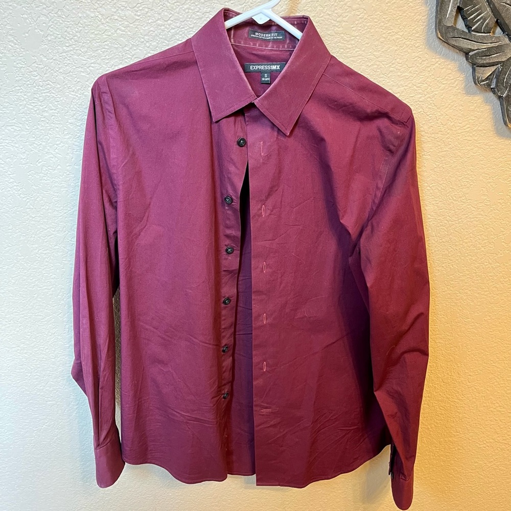 Express button up shirt modern fit in size small